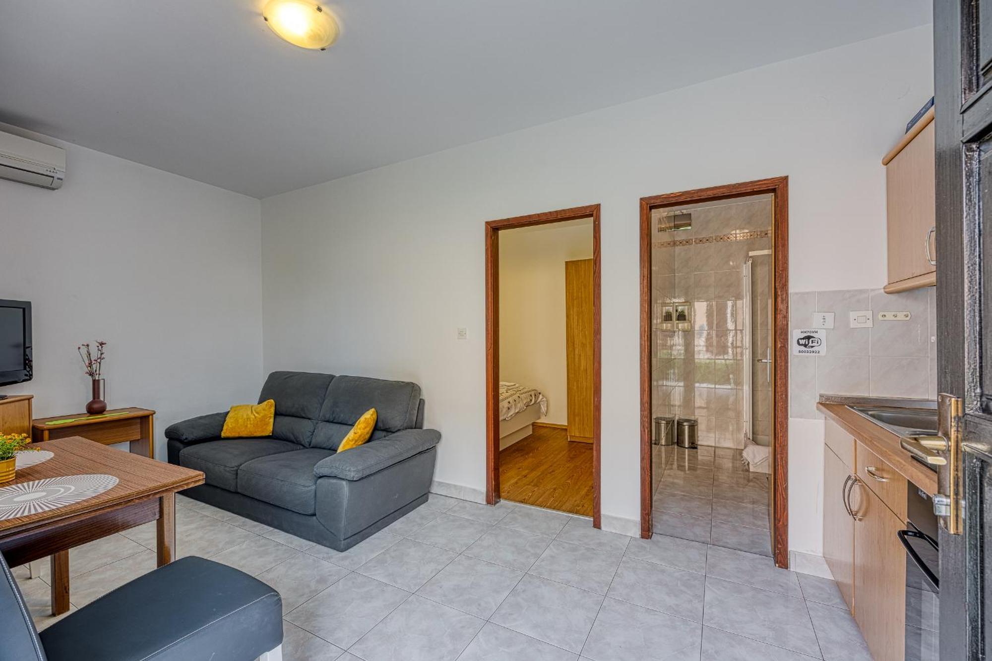 Punta B Hotel Porec Exterior photo